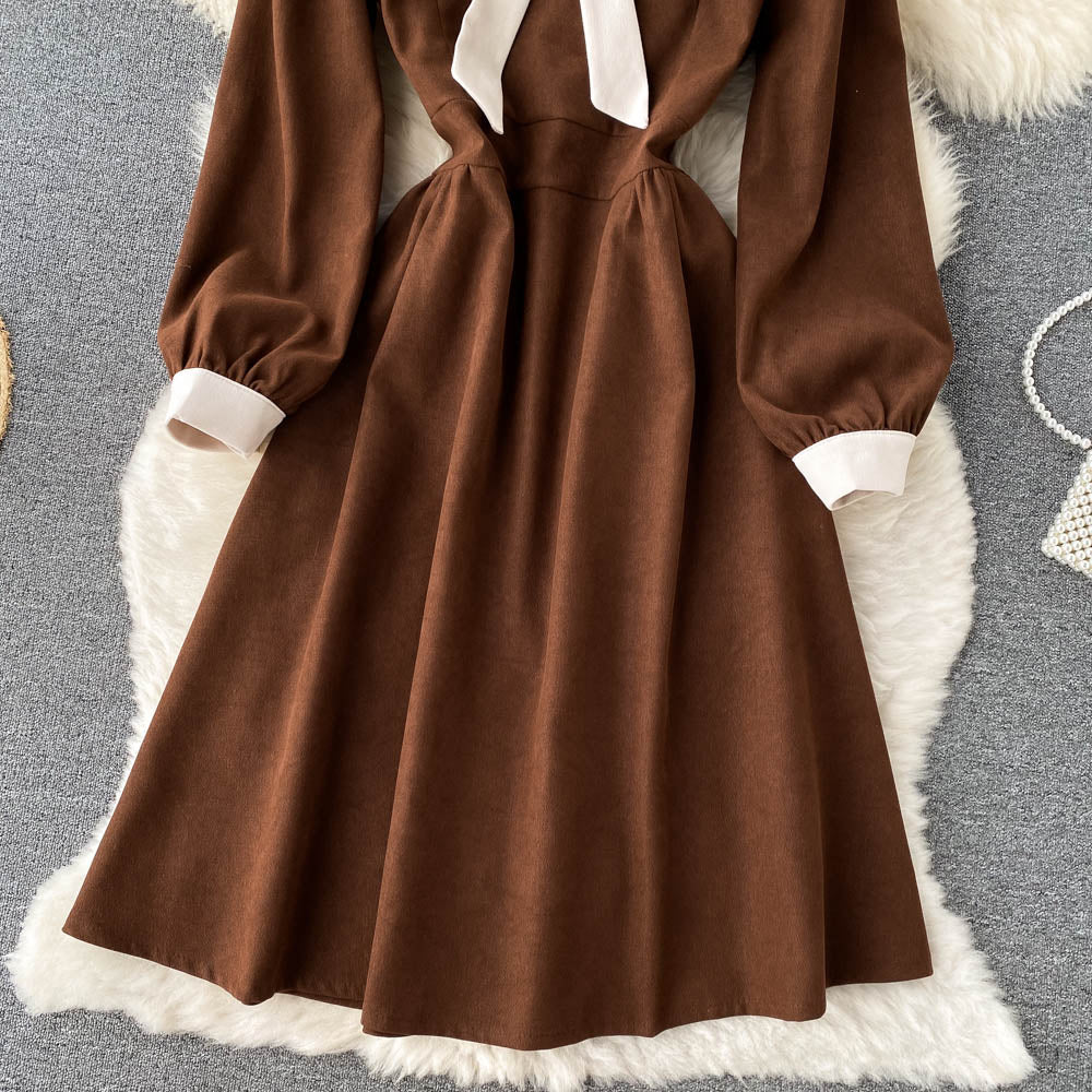 Jolie robe à manches longues avec nœud papillon RF0192