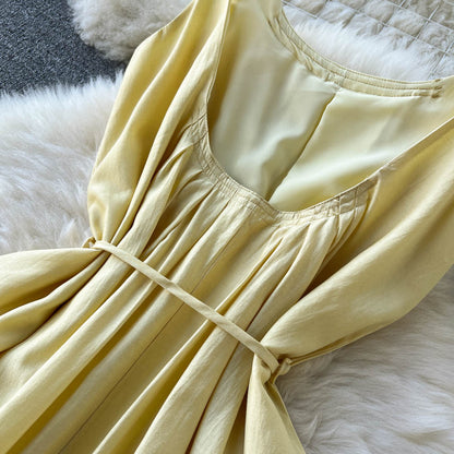 Gelbes A-Linien-Kurzkleid, modisches Kleid RF0040