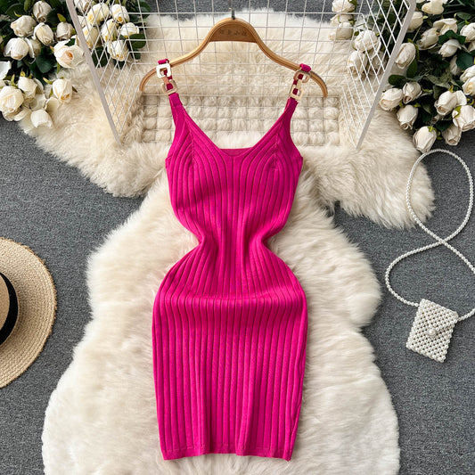 Stilvolles kurzes Strickkleid mit Spaghettiträgern RF0024