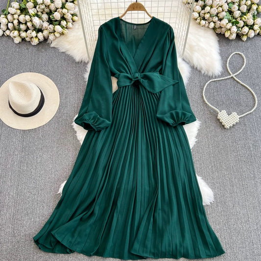 Einfaches Chiffon-Kleid mit V-Ausschnitt und langen Ärmeln RF0001