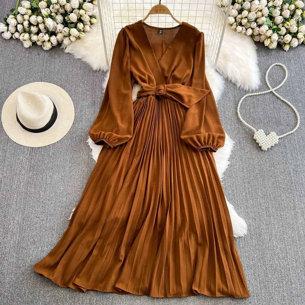 Einfaches Chiffon-Kleid mit V-Ausschnitt und langen Ärmeln RF0001