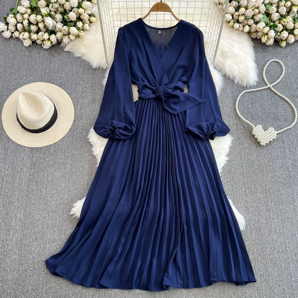 Einfaches Chiffon-Kleid mit V-Ausschnitt und langen Ärmeln RF0001