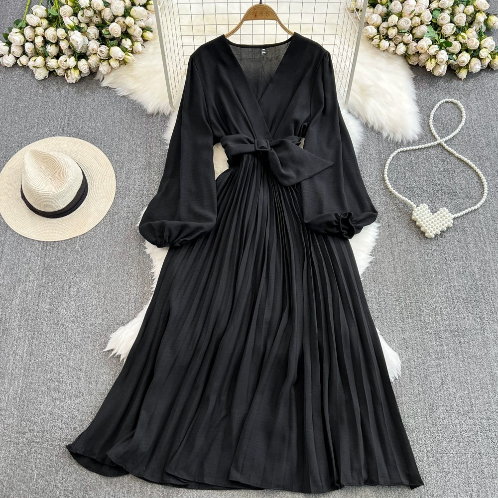 Einfaches Chiffon-Kleid mit V-Ausschnitt und langen Ärmeln RF0001