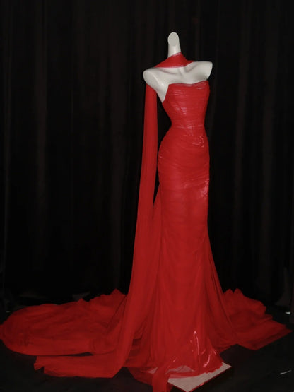 Robe de bal longue sirène en tulle rouge à décolleté cœur et foulard, inspiration robe de soirée, robe de princesse pour remise de diplôme N1087
