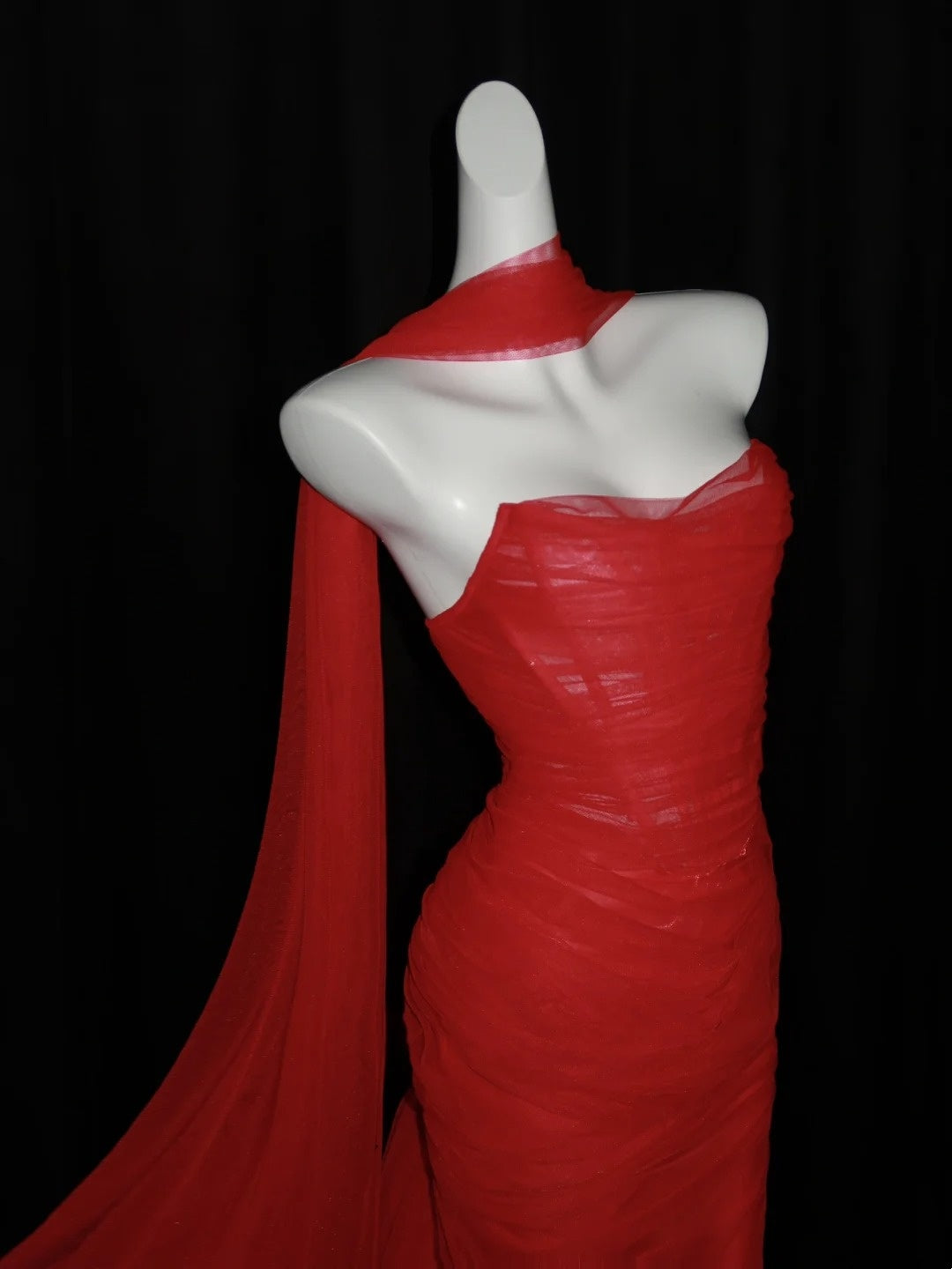 Robe de bal longue sirène en tulle rouge à décolleté cœur et foulard, inspiration robe de soirée, robe de princesse pour remise de diplôme N1087