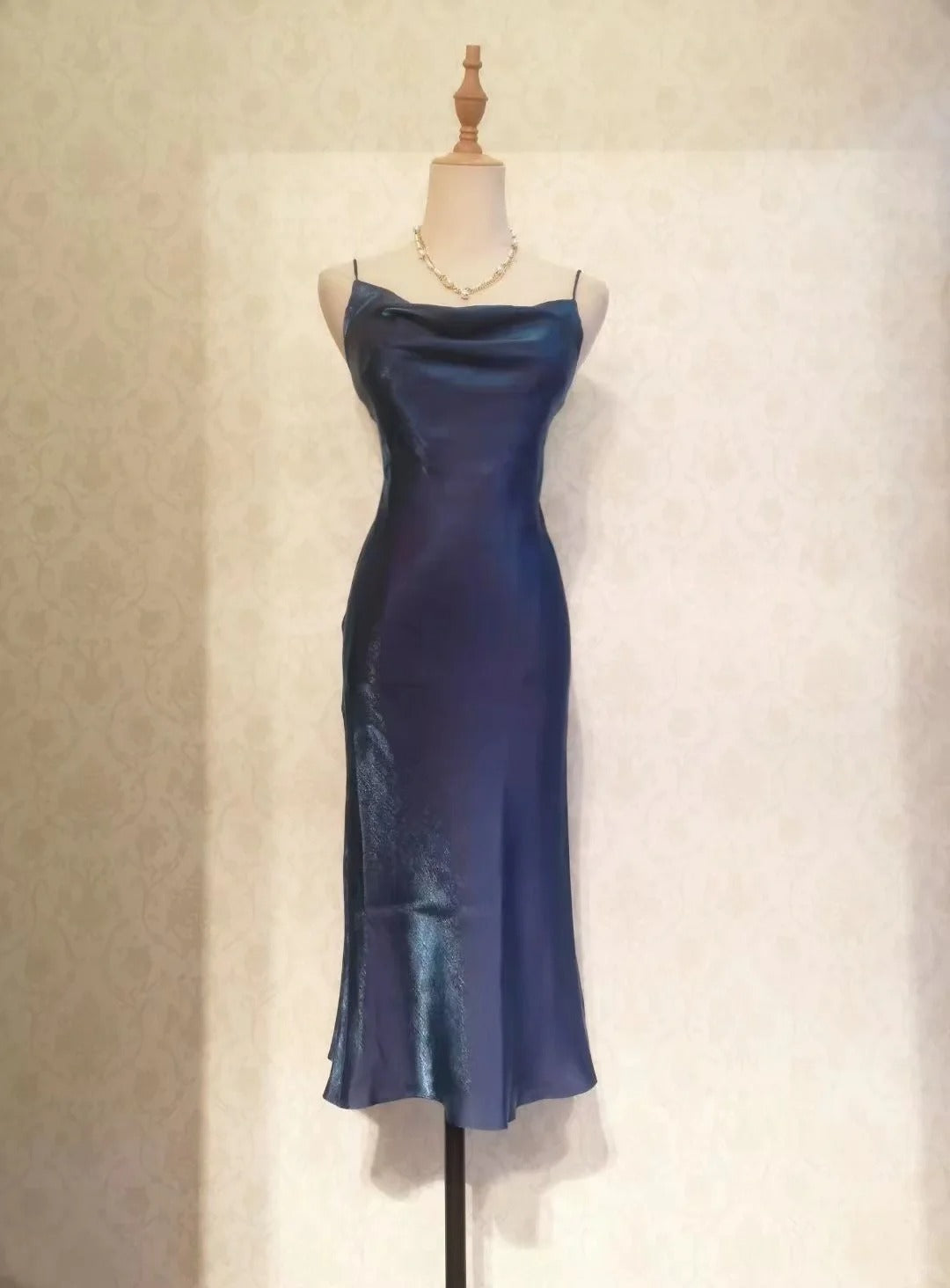 Vintage-Abschlussballkleider 70er Jahre Meerjungfrau Spaghettiträger Marineblau Teelänge Festliche Outfits RB4287