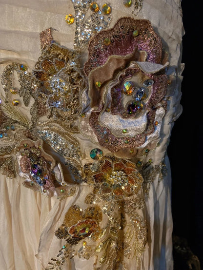 Inspiration Robes de bal vintage Sirène Halter Dorée Sans manches Années 80 Avec Appliques Robes de soirée N3371