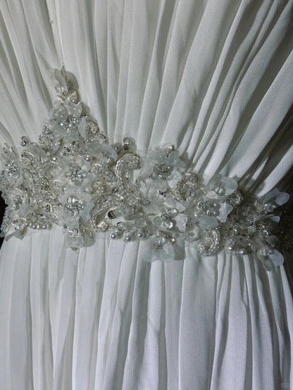 Romantisches A-Linien Brautkleid Chiffon Rundhals mit Perlen und Kristallen Weiß Langes Hochzeitskleid N3405