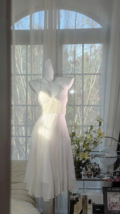 Idées de Robe Courte d'Anniversaire et Tenues de Rentrée Sexy en Chiffon Blanc avec Bretelles Fines et Col Américain pour Femmes N3526