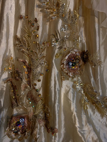 Inspiration Robes de bal vintage Sirène Halter Dorée Sans manches Années 80 Avec Appliques Robes de soirée N3371