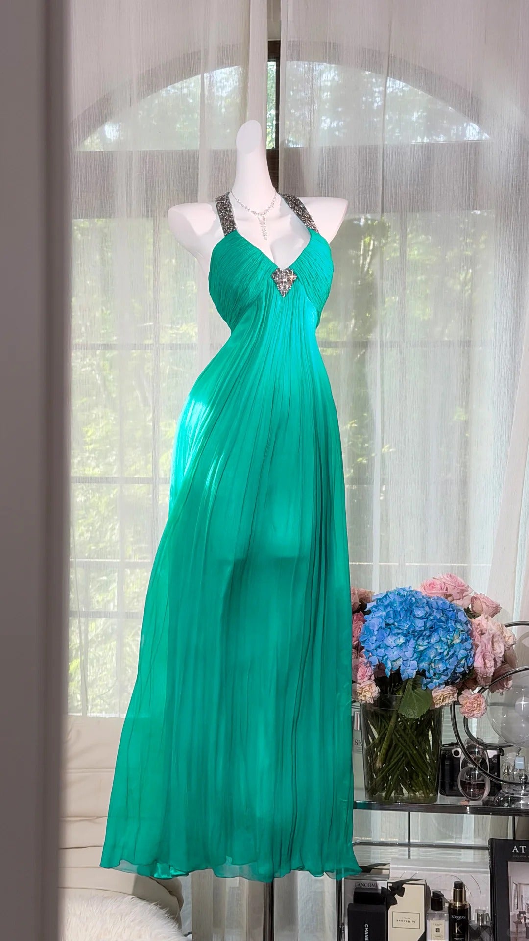Élégant Chiffon Bleu Col Halter Coupe Trapèze Avec Perles Paillettes Robes Longues de Bal Tenues Formelles RB3888