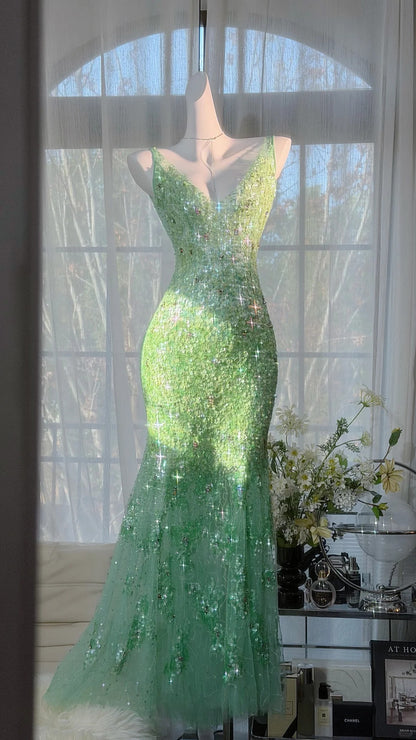 Modest Prom Dresses Mermaid V Neck Green Lace Sleeveless Sequin Tulle Long Evening Outfits N3558